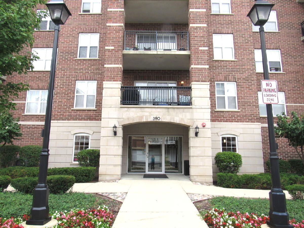 Condos & Townhomes Rented The Groves Of Palatine Palatine Illinois, 390 Mahogany