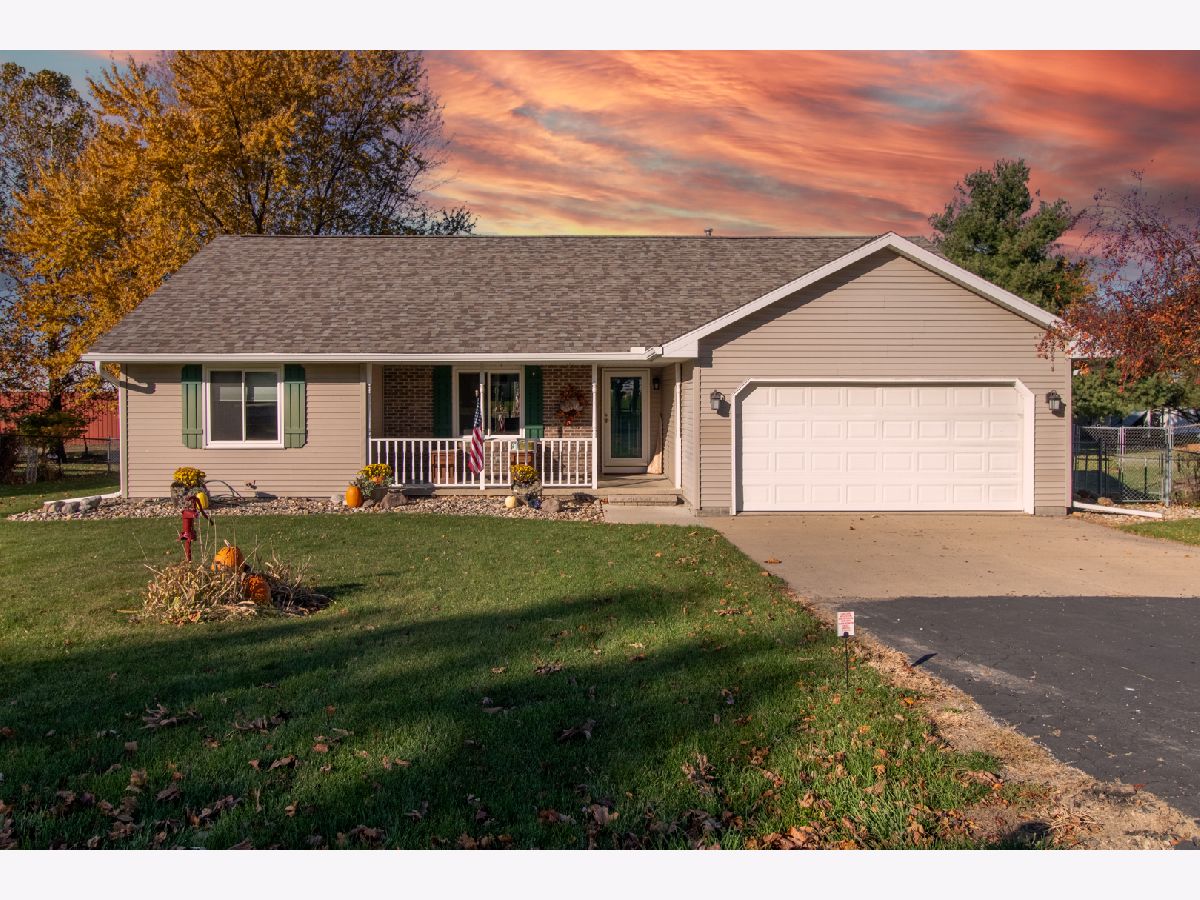 Homes Sold Pleasant Valley Leroy Illinois, 114 Countryside