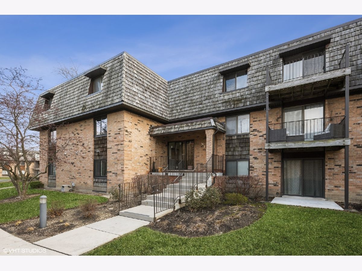 Condominiums Rented Arbors Buffalo Grove Illinois, 9 Oak Creek