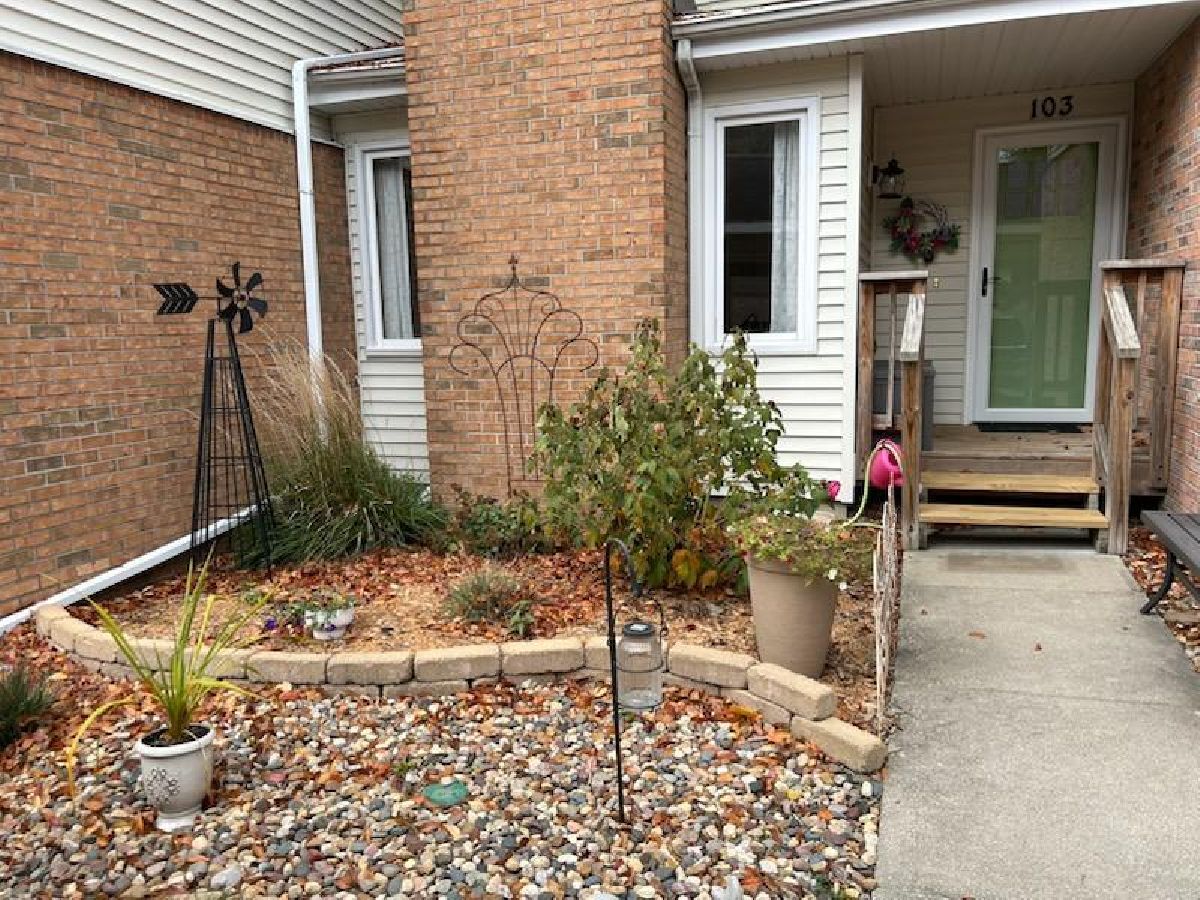 Condos & Townhomes & Homes Sold Lakeview Normal Illinois, 903 Linden