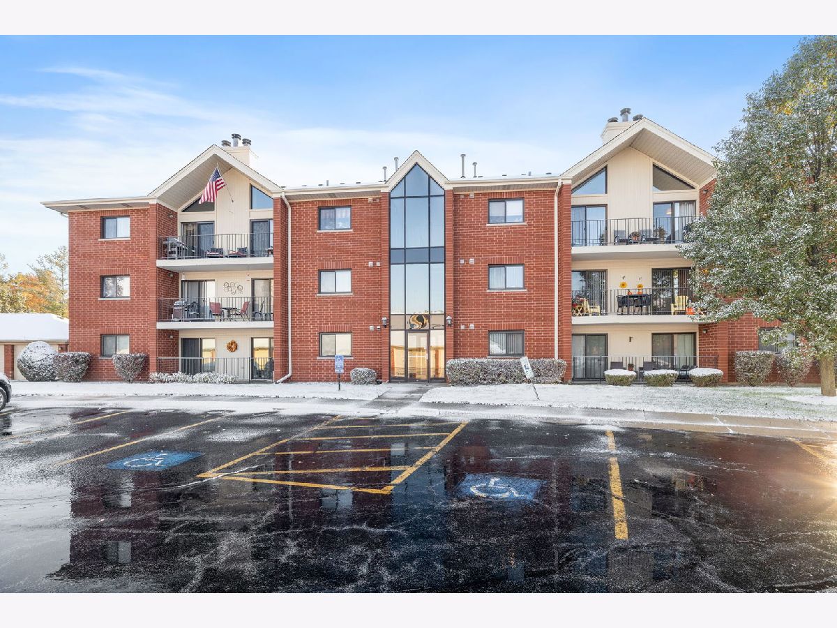 Condominiums Sold Hamilton Hills Tinley Park Illinois, 6613 Martin France
