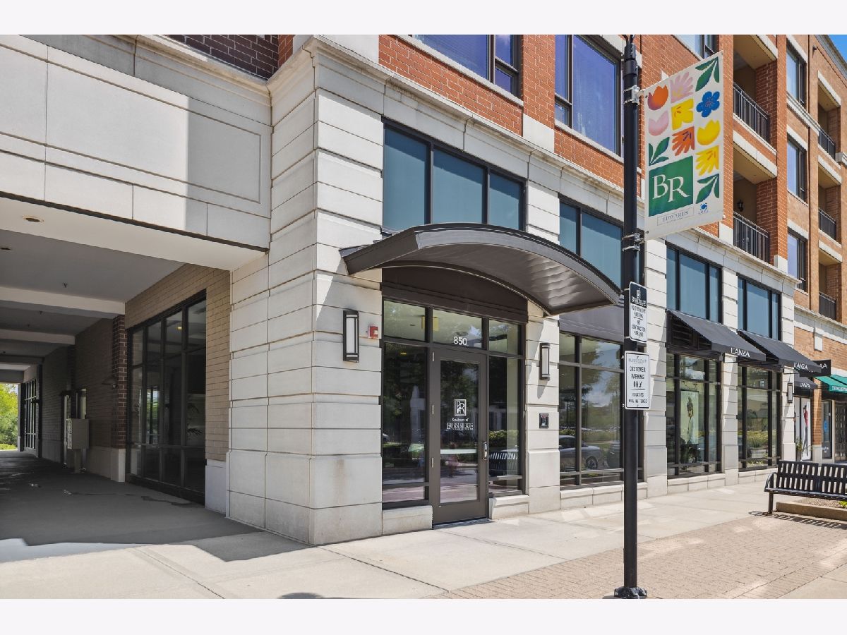  Sold Burr Ridge Illinois, 850 Village Center