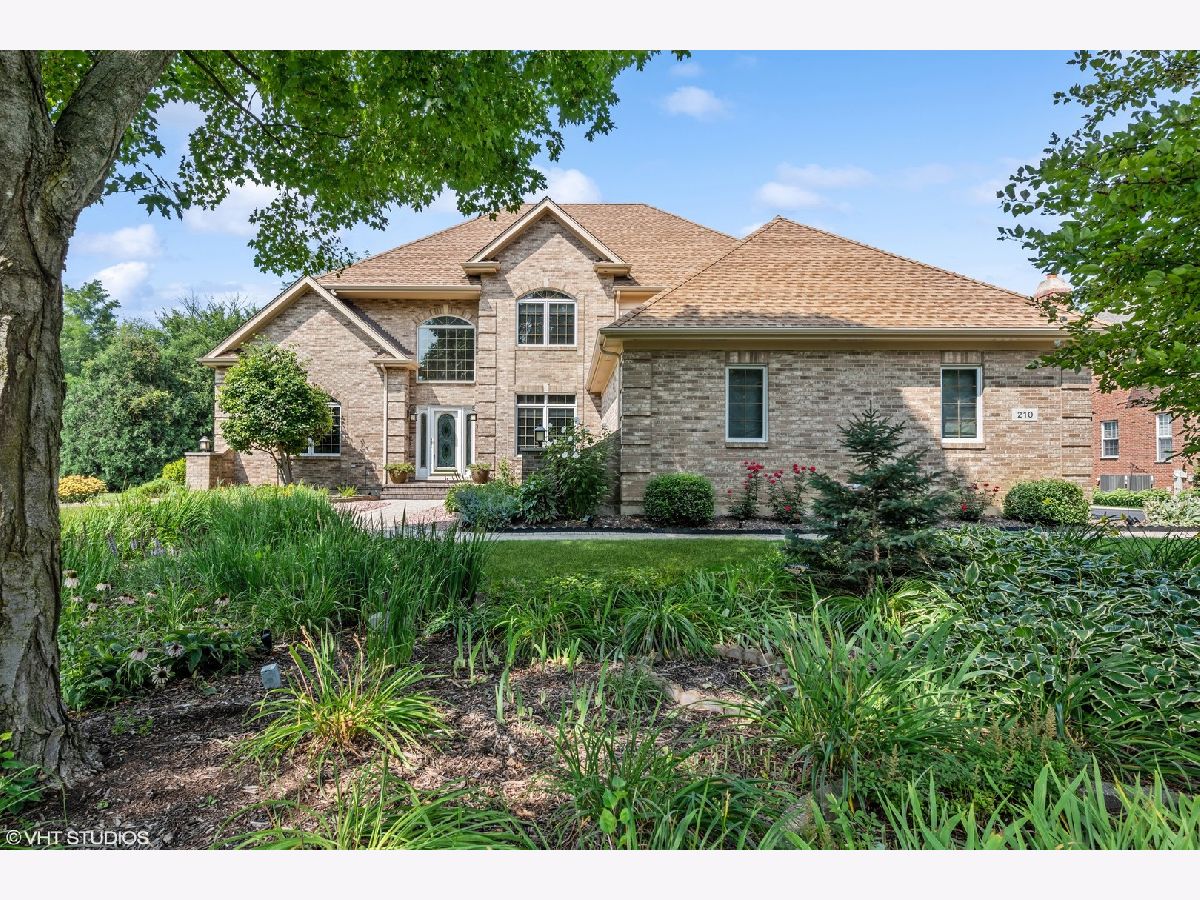 Homes Sold Carriage Trail Barrington Illinois, 210 Carriage