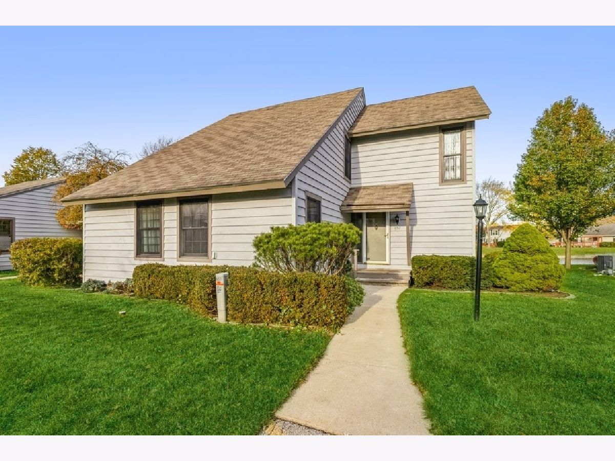 Townhomes & Condos & Homes Rented Heather Ridge Gurnee Illinois, 657 Beth