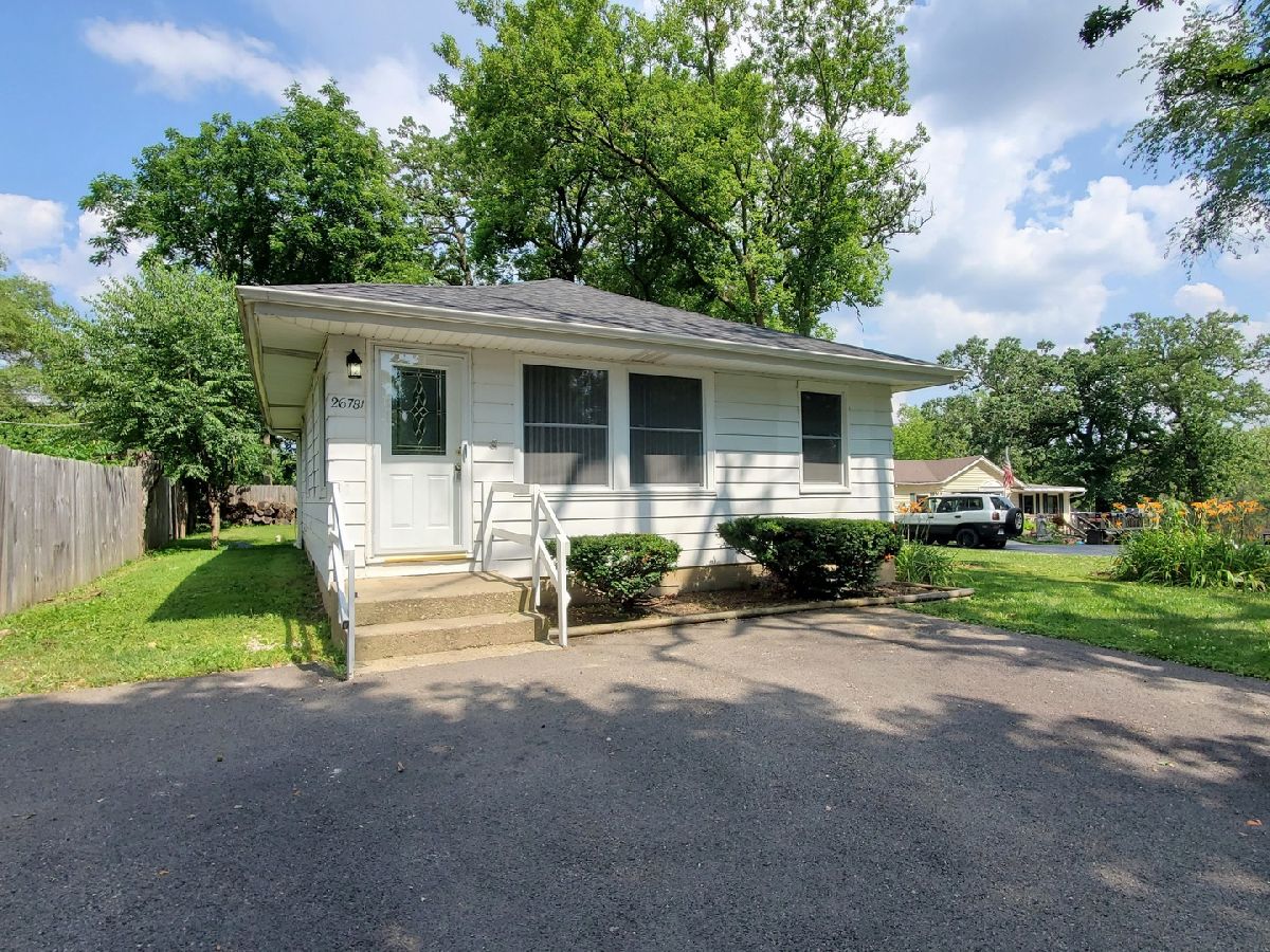Homes Rented Williams Park Wauconda Illinois, 26781 Morey