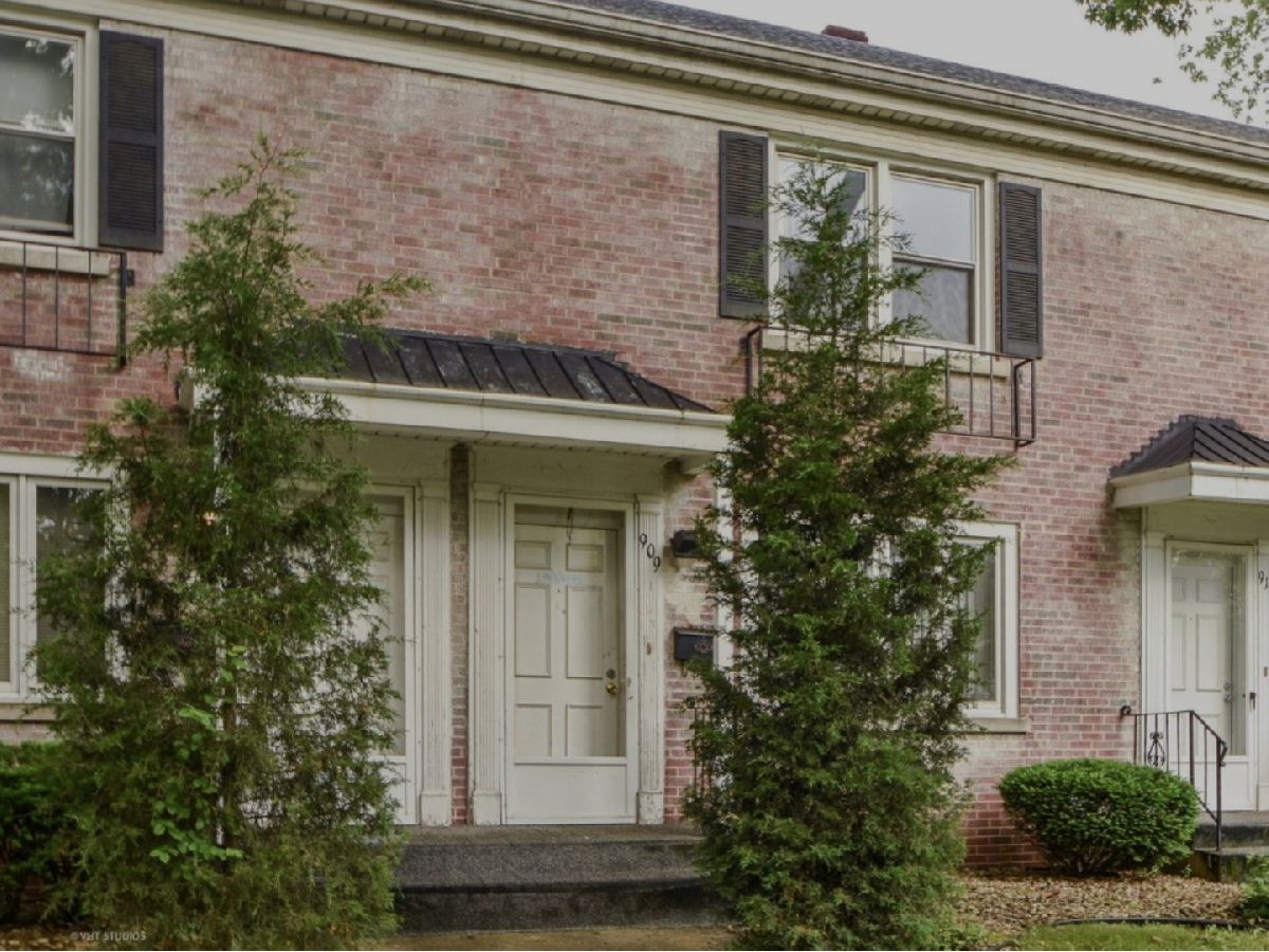 Condos & Townhomes Sold Georgian Townhomes Joliet Illinois, 909 Raynor