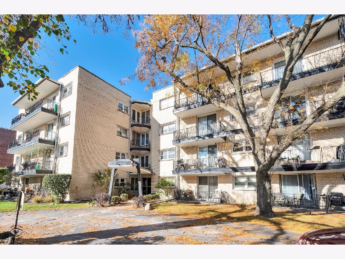 Condos & Townhomes Sold Fountain Terrace Skokie Illinois, 5214 Galitz
