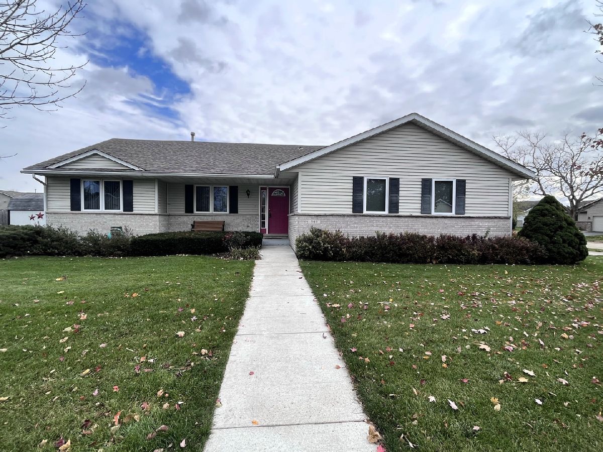 Homes & Condos & Townhomes Sold Clines Ford Belvidere Illinois, 305 Royal