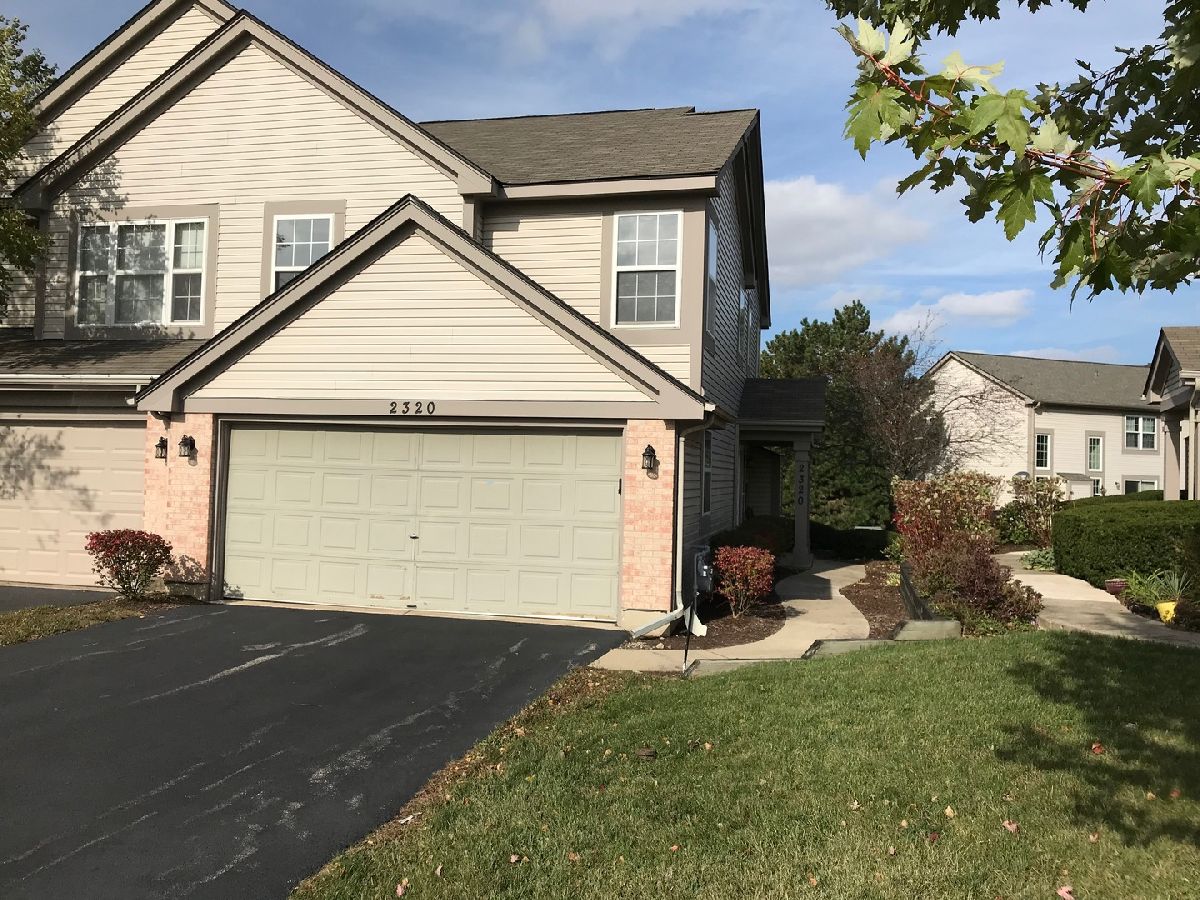 Townhomes & Homes Rented Woodbridge Elgin Illinois, 2320 College Green