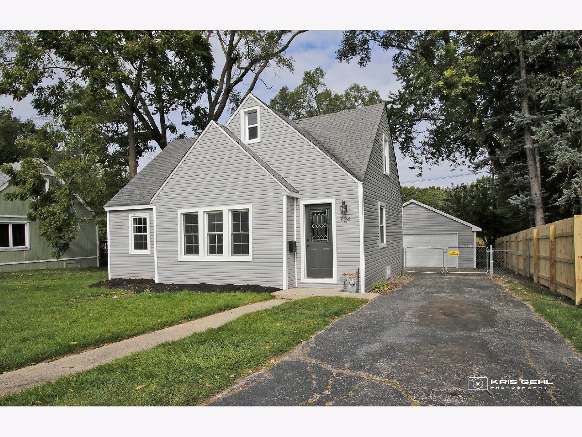 Homes Sold Indian Hills Round Lake Heights Illinois, 724 Mohawk