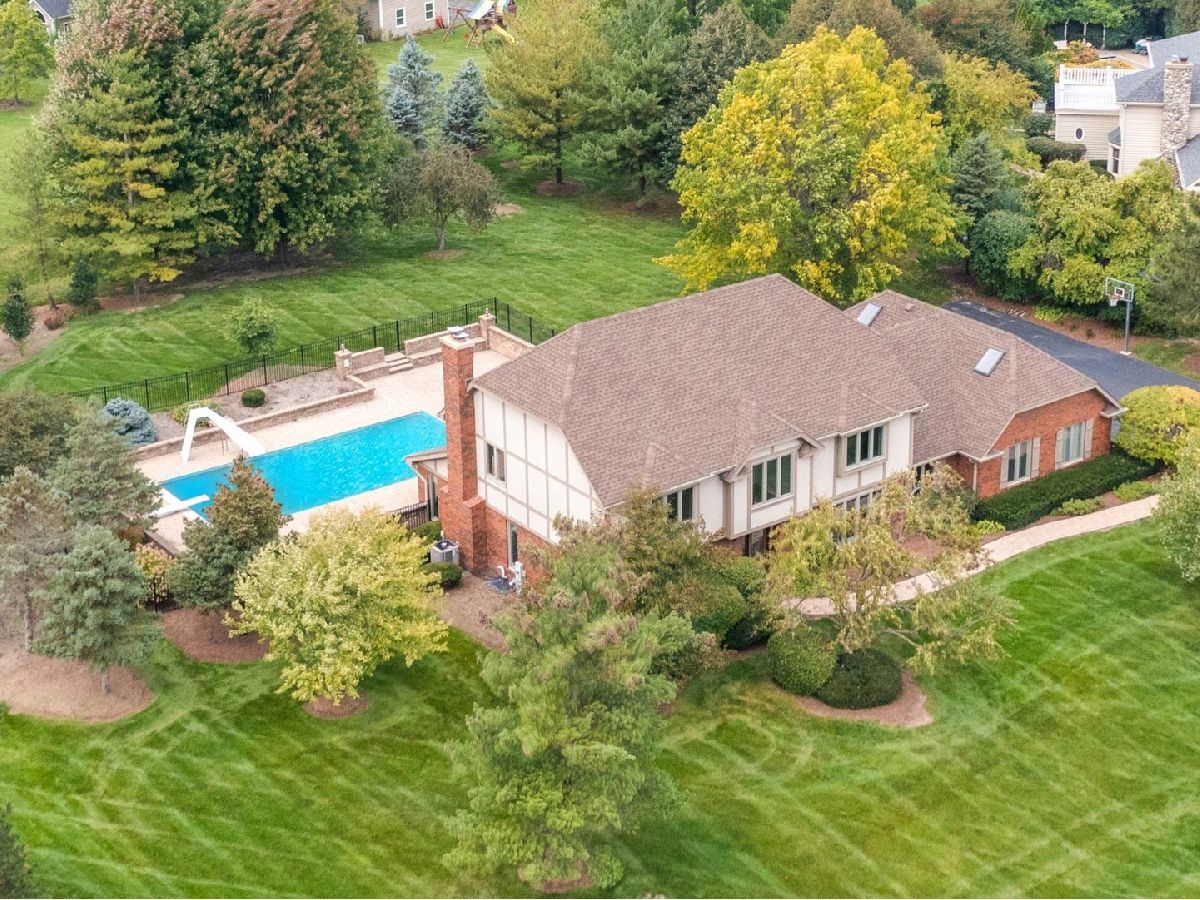 Homes Sold Huntington Lakes Libertyville Illinois, 2340 E Steeple Chase