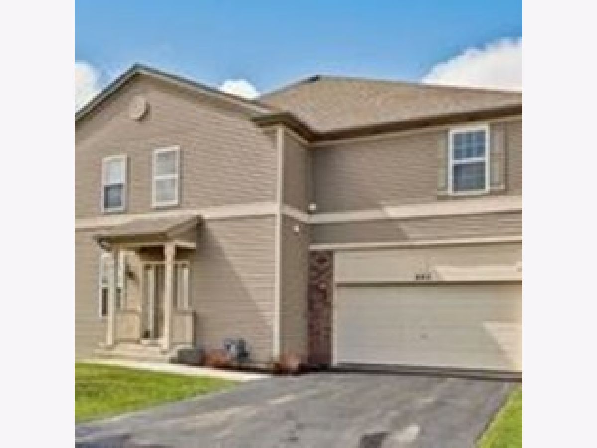 Homes & Townhomes Rented Ashton Pointe Crystal Lake Illinois, 842 Oak Hollow