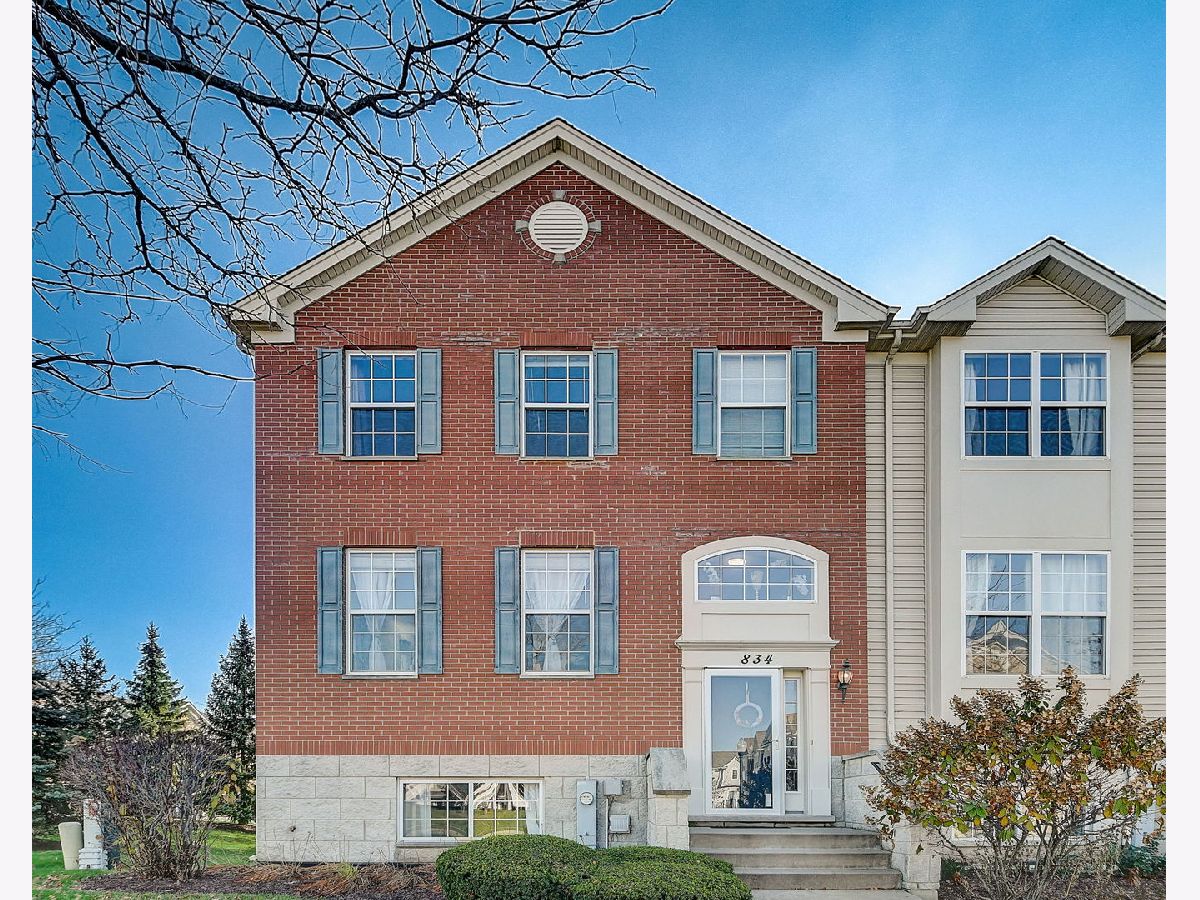 Townhomes & Condos Sold Lehigh Station Aurora Illinois, 834 Lewisburg