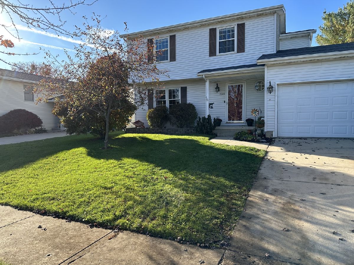 Homes & Condos & Townhomes Sold Pepper Ridge Bloomington Illinois, 2805 Rocksbury
