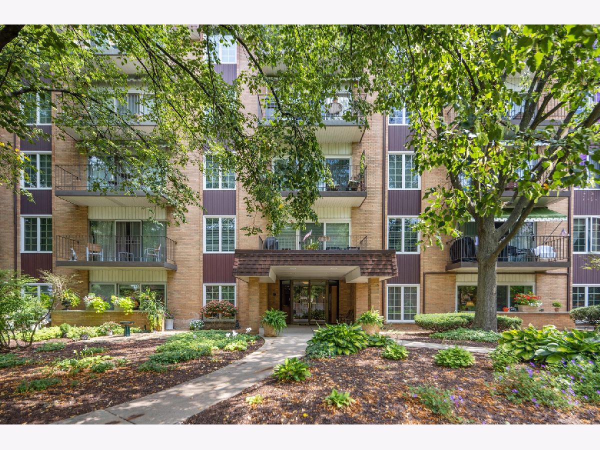 Condominiums Sold Park Place Glen Ellyn Illinois, 445 Park