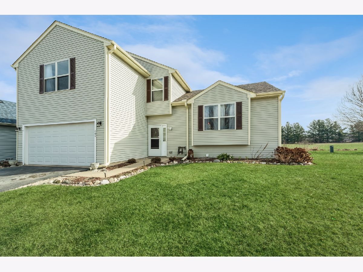 Homes & Townhomes Sold Shadow Creek Harvard Illinois, 404 Timber