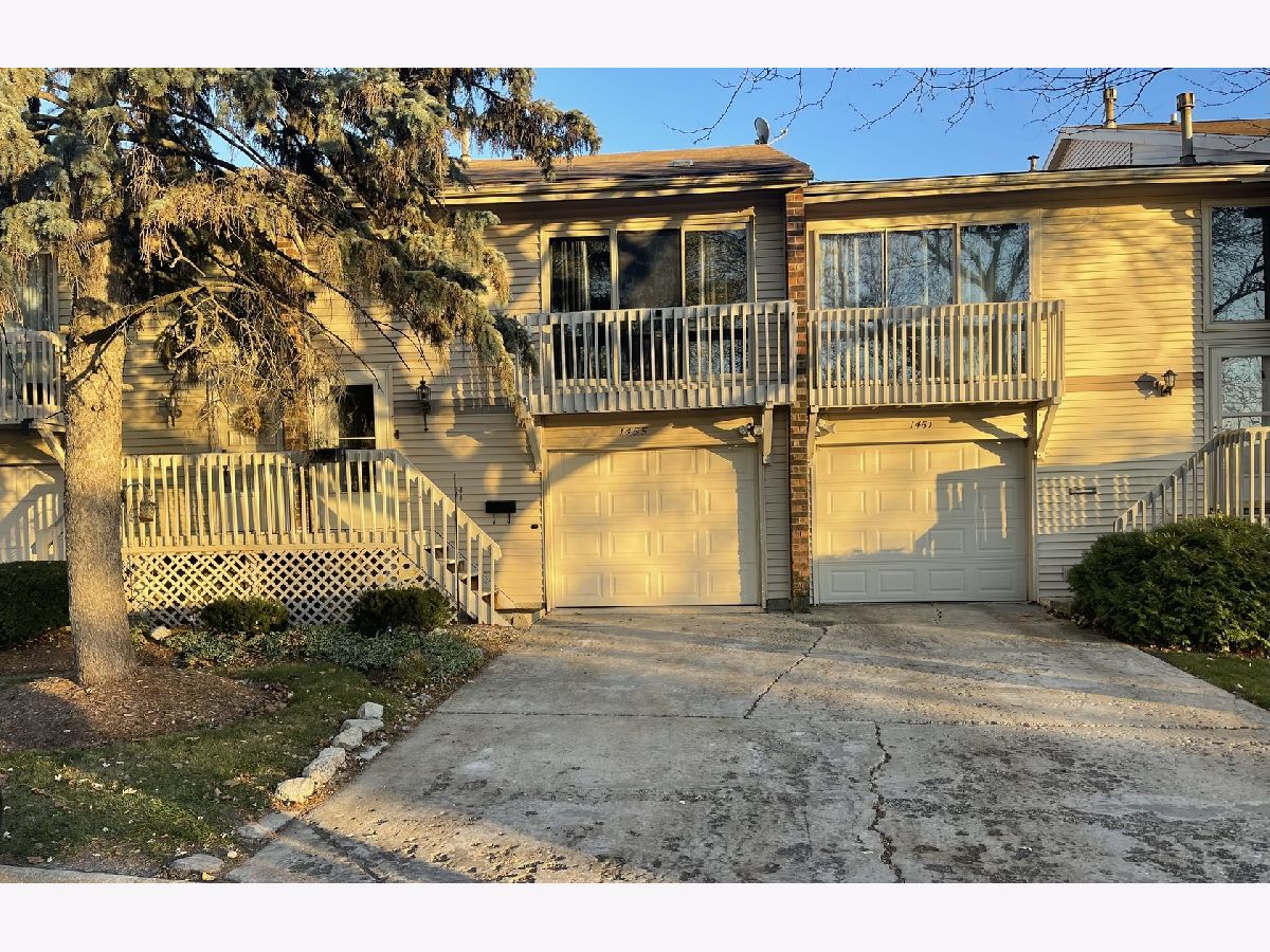 Homes & Townhomes & Condos Sold Fox Croft Aurora Illinois, 1455 Elder