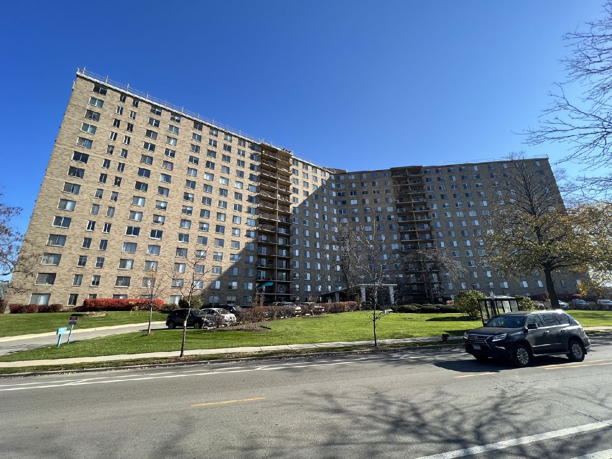 Winston Towers Chicago IL, Condominiums For Sale & For Rent Sadie