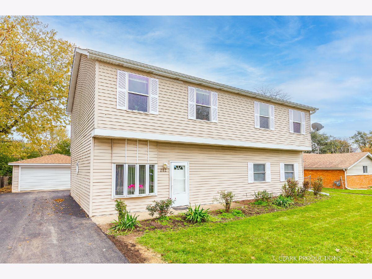 Homes Sold Westbury Bolingbrook Illinois, 212 Harwood