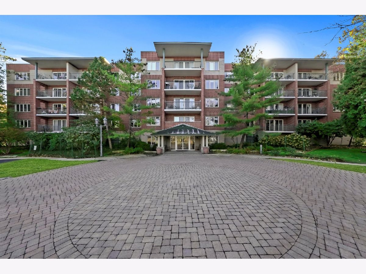 Condominiums & Homes Sold North Park Village Chicago Illinois, 3900 Bryn Mawr