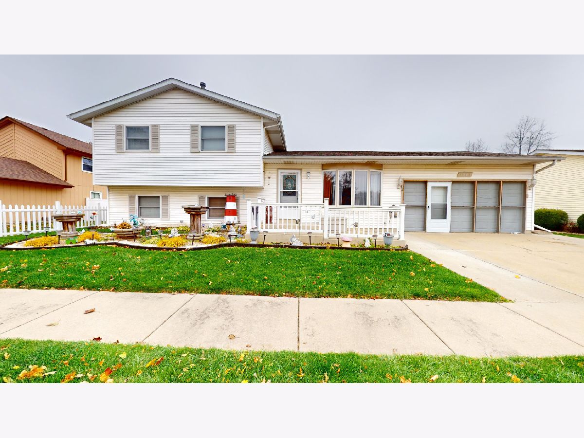 Homes Sold Cambridge Joliet Illinois, 1025 Christine