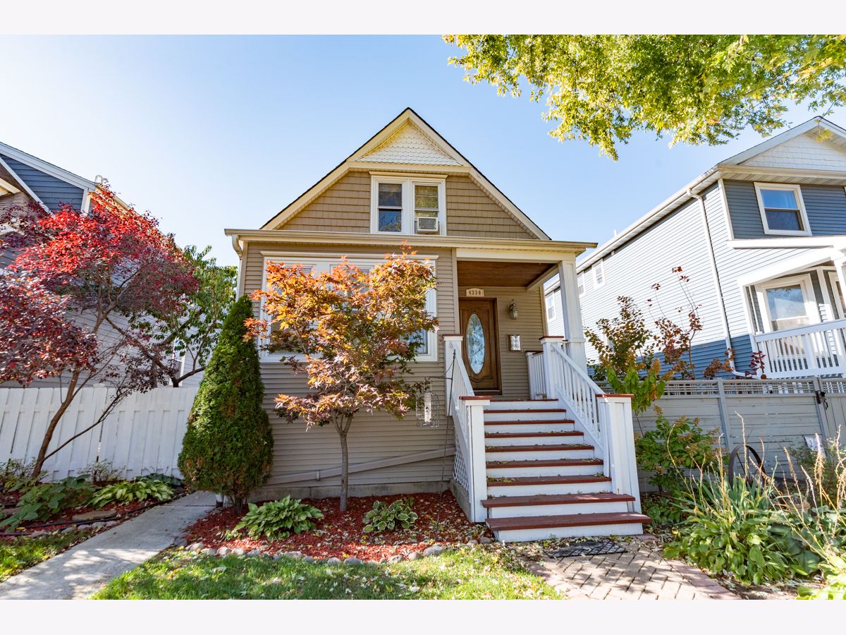 Homes Rented Westwalker Chicago Illinois, 4330 Ridgeway