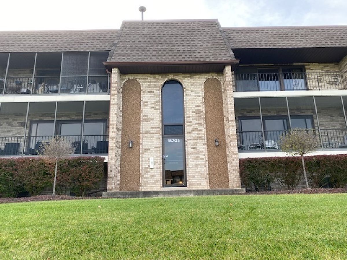 Condos & Townhomes & Homes Sold Golfview Estates Orland Park Illinois, 15705 Foxbend