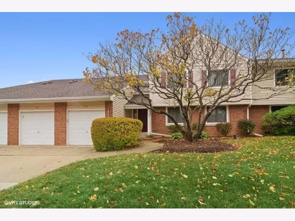 Townhomes & Condos Rented Hidden Lake Village Buffalo Grove Illinois, 135 Fabish