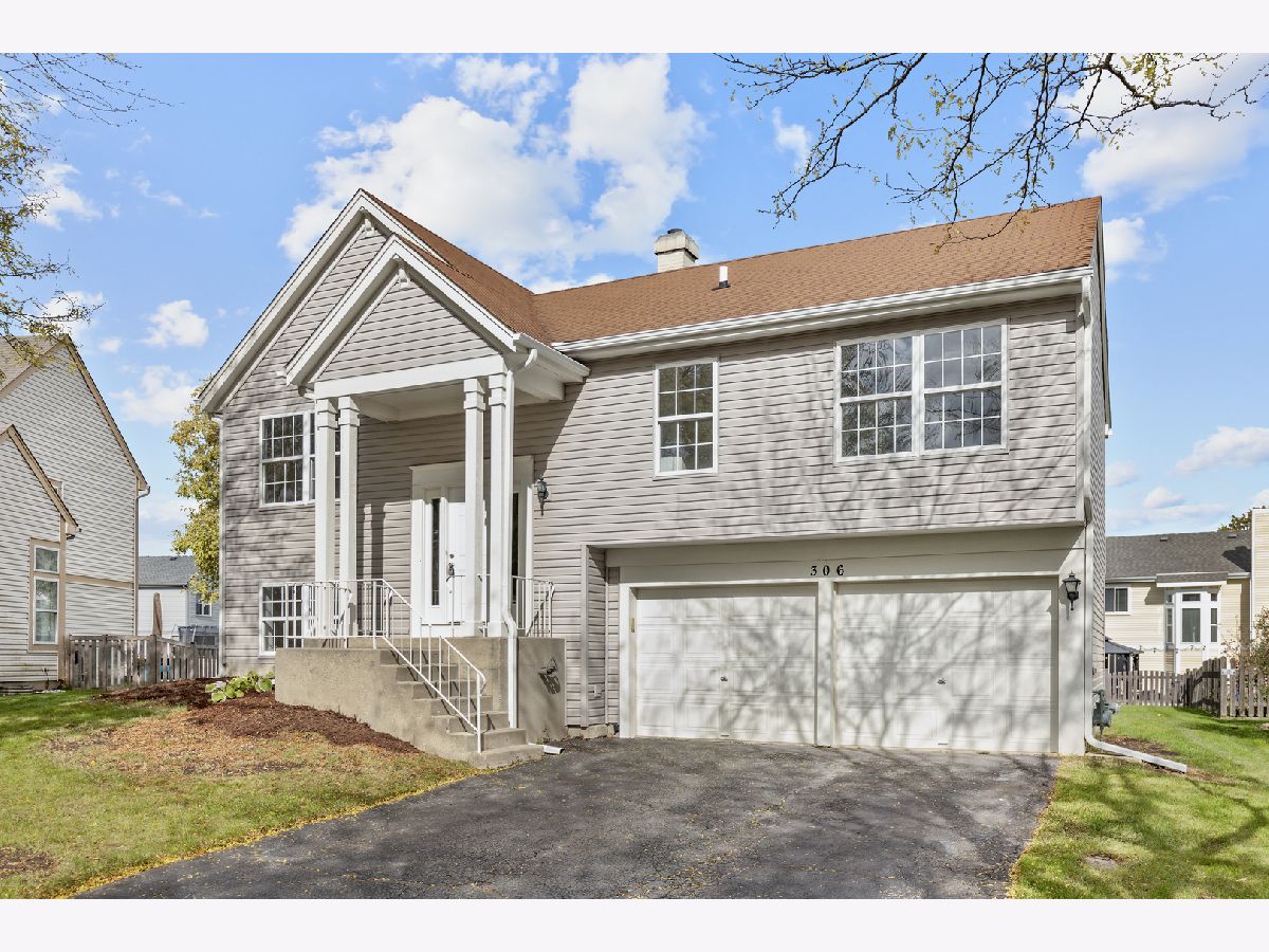 Homes & Townhomes & Condos Sold Fairfax Silvercrest Bartlett Illinois, 306 Barton