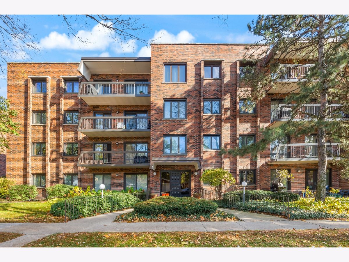 Condominiums Sold Drake Manor Evanston Illinois, 9201 Drake