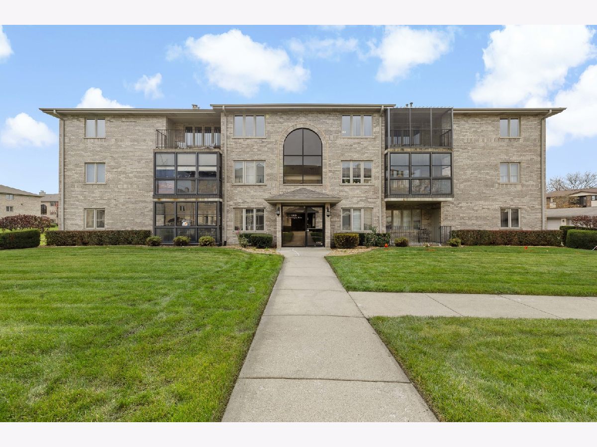 Condominiums Sold Crestpoint Crestwood Illinois, 13935 Leamington