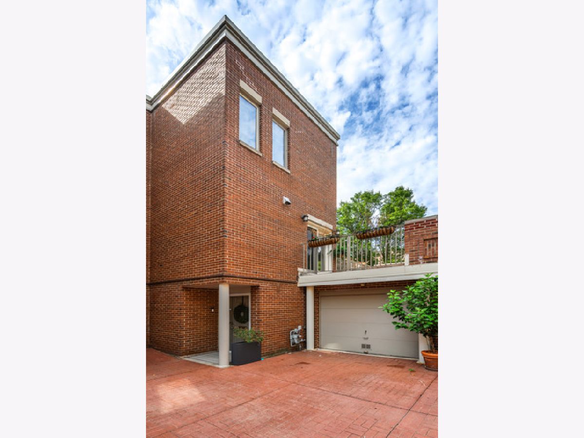 Townhomes Sold Lakewood Commons Chicago Illinois, 2318 Lakewood