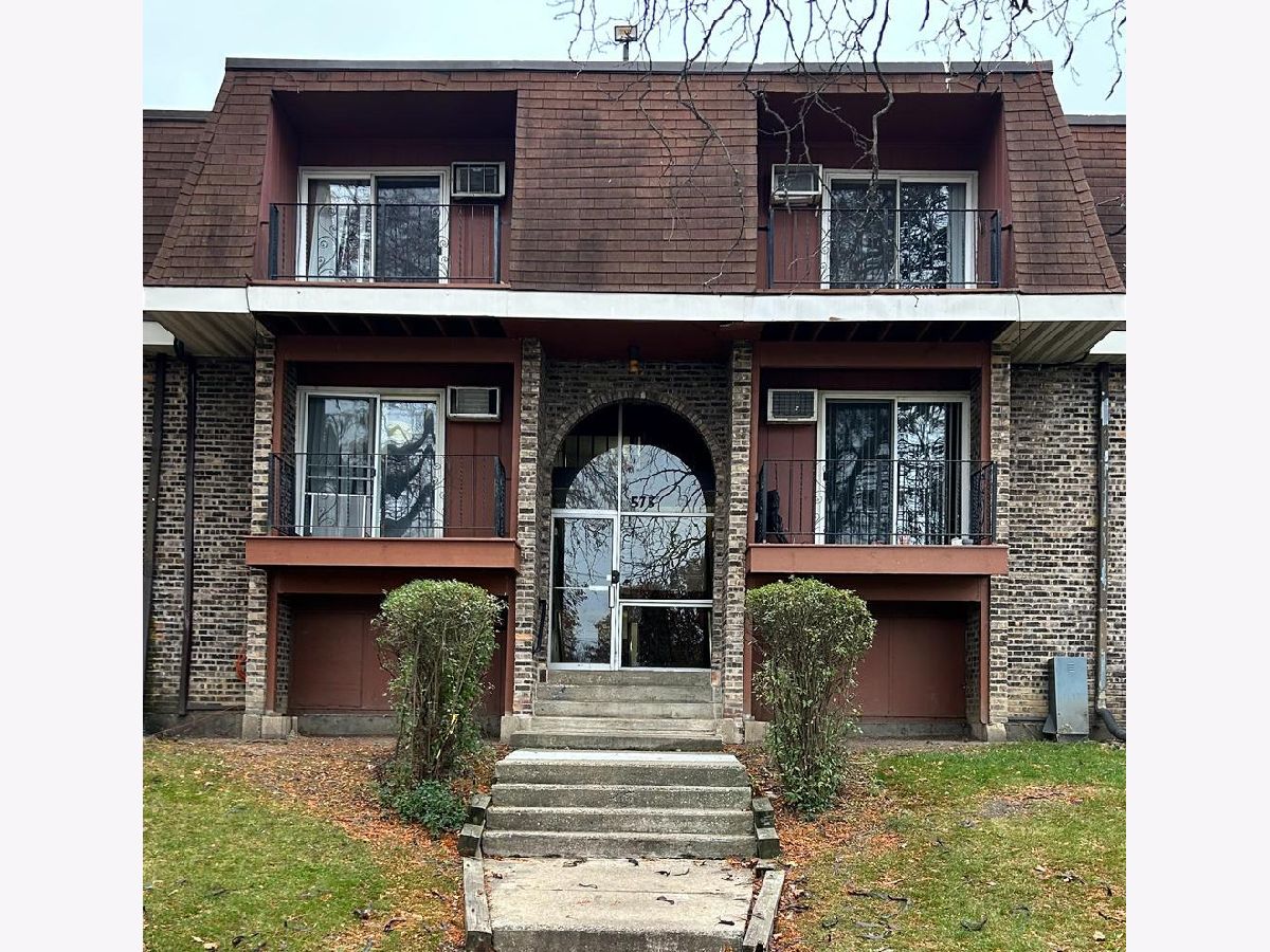 Condominiums Sold Steeple Hill Hoffman Estates Illinois, 575 Heritage