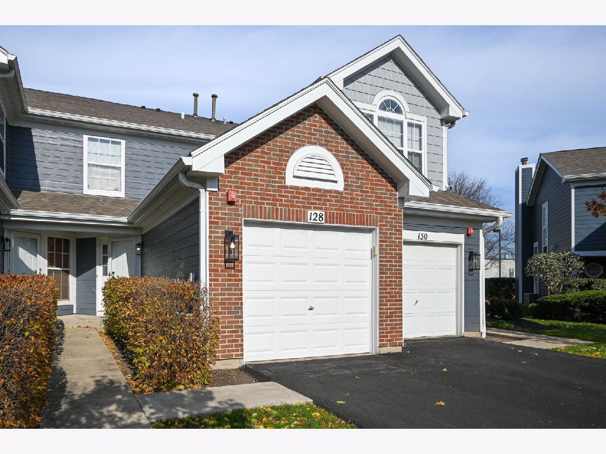Townhomes & Condos Sold Wildwood Glen Glendale Heights Illinois, 128 Kennebunk