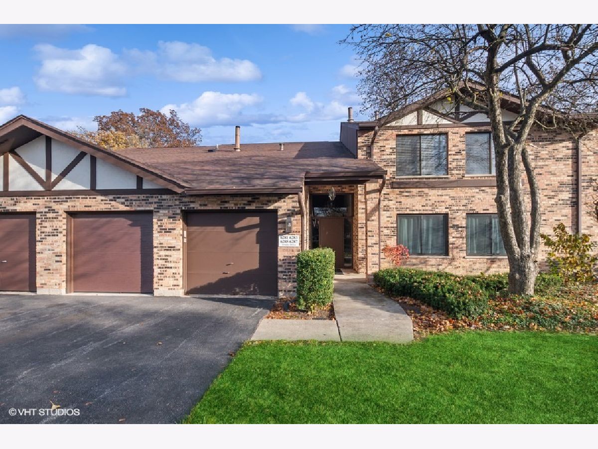 Condominiums Sold Oaks At Green Trails Lisle Illinois, 6285 Trinity