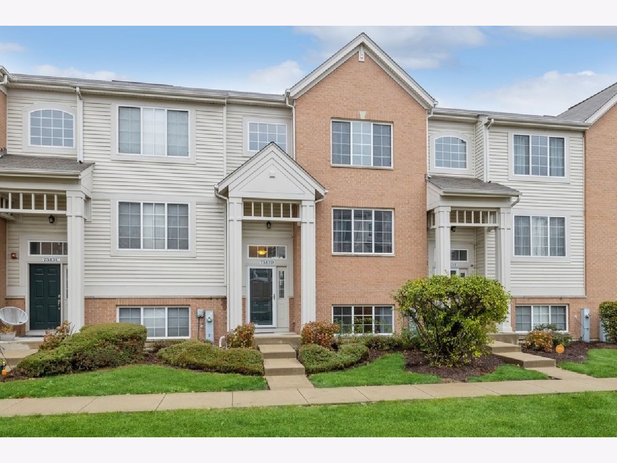 Townhomes & Condos Sold Bridgeview Place Bridgeview Illinois, 7513 Savoy