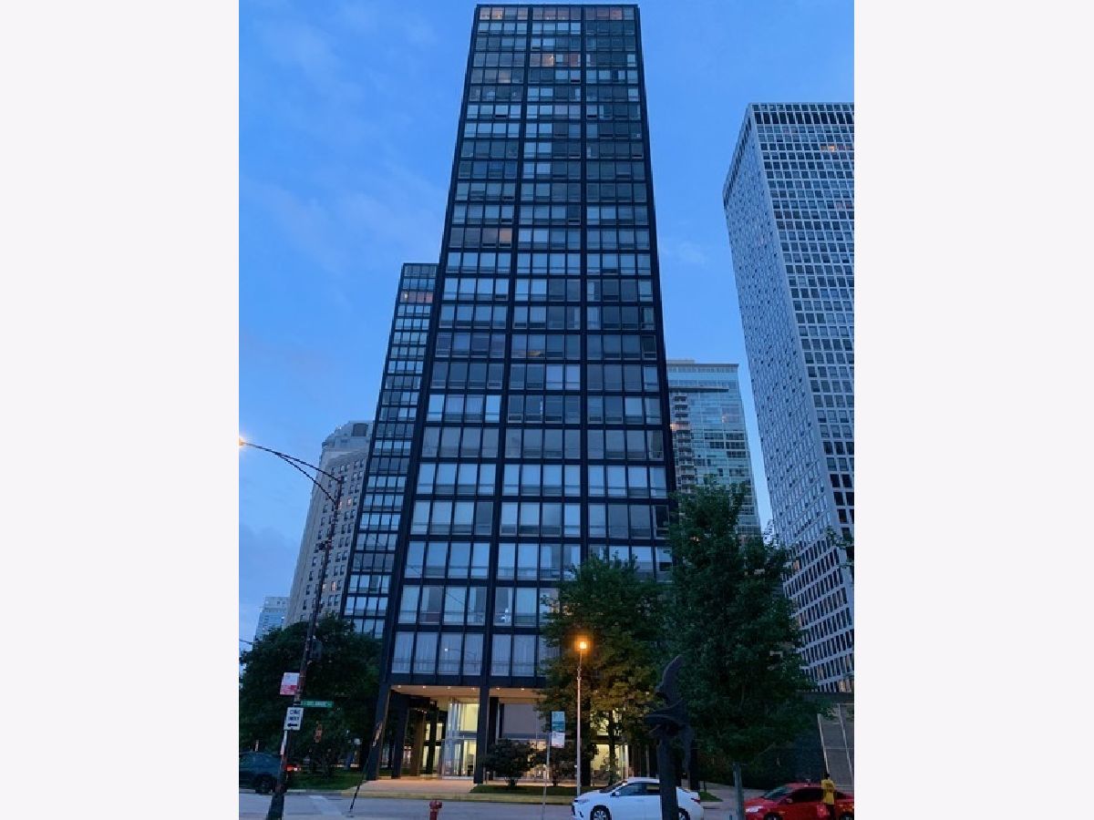 Condominiums Sold Mies Van Der Rohe Chicago Illinois, 880 Lake Shore