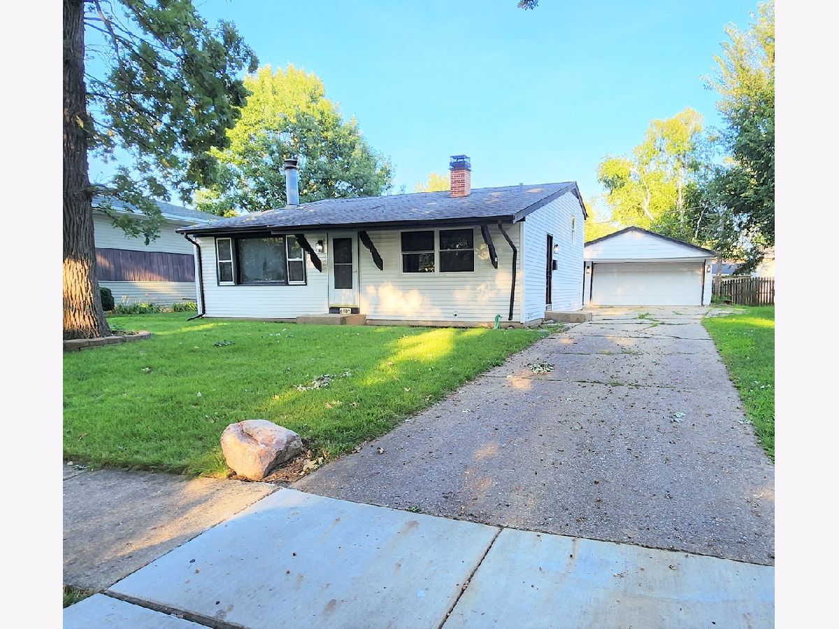 Homes & Townhomes Rented Golf View Highlands Carpentersville Illinois, 6037 Hampton