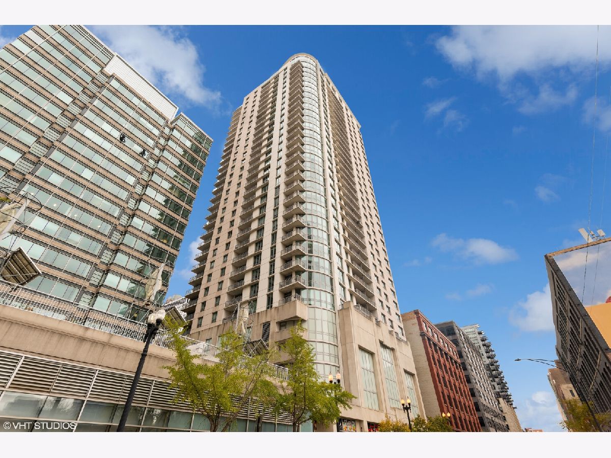 Condominiums Sold Park Alexandria Chicago Illinois, 125 Jefferson