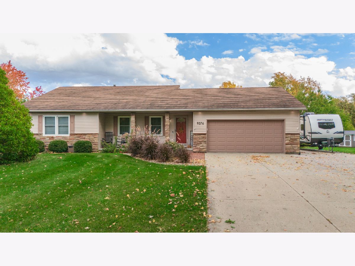 Homes Sold Royal Oaks Bloomington Illinois, 9376 Regal