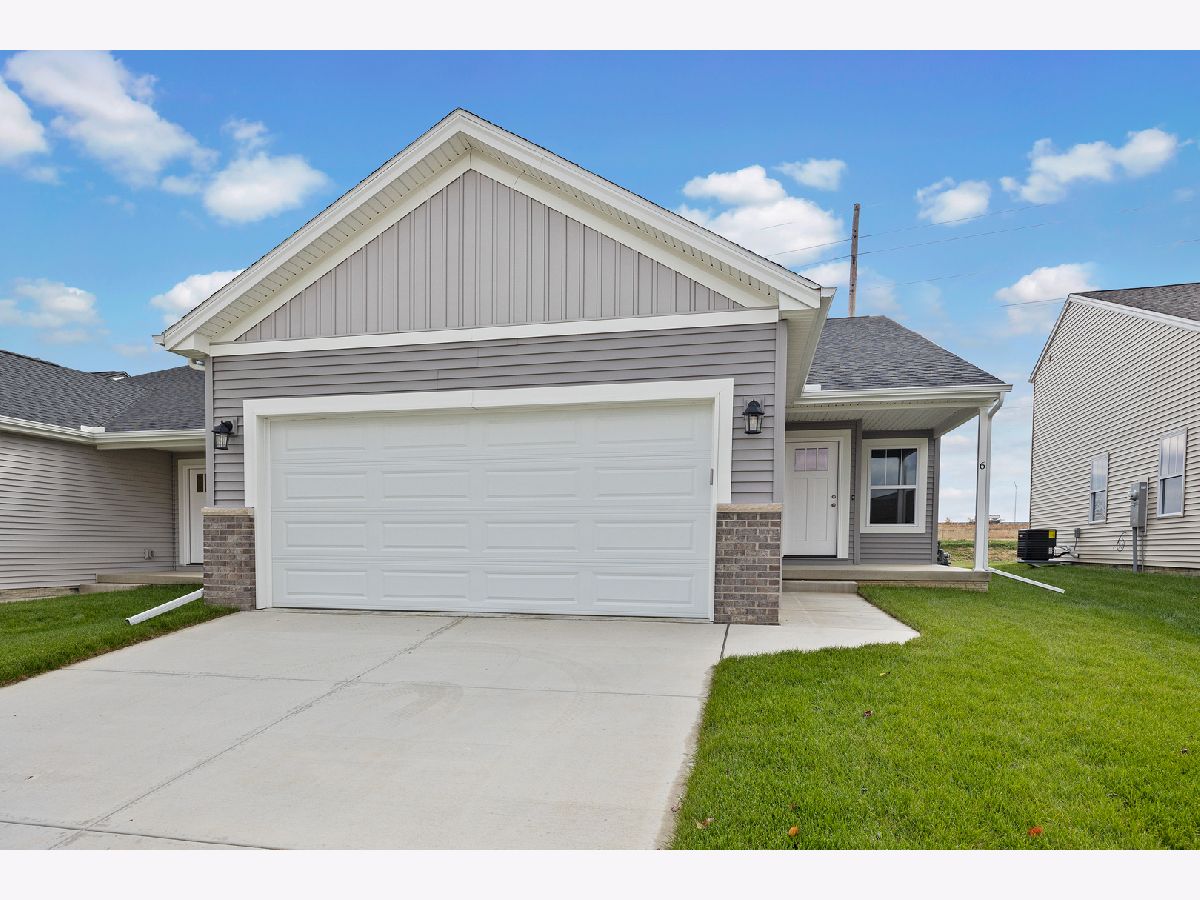 Homes Sold Bill's Place Bloomington Illinois, 6 Megan