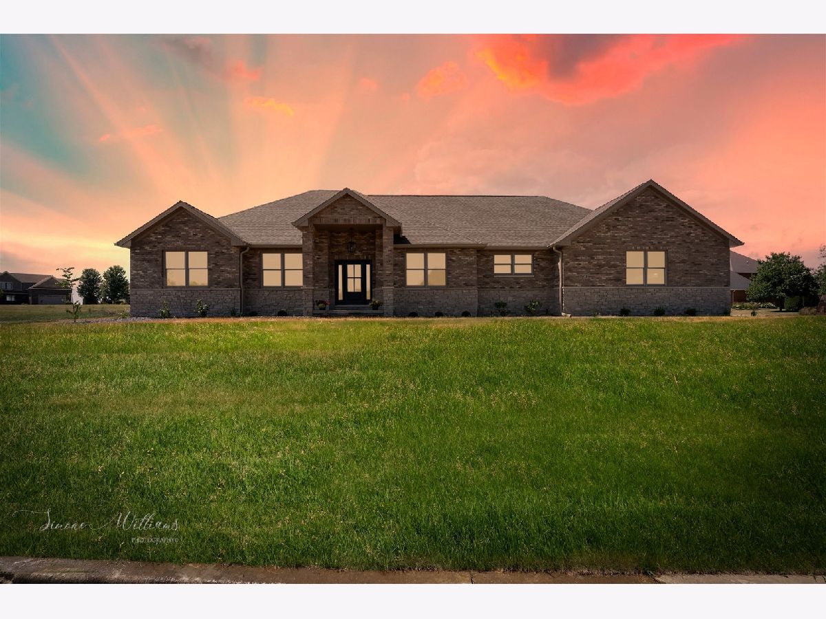 Homes & Condos & Townhomes Sold Crestwicke Bloomington Illinois, 15874 Palmer