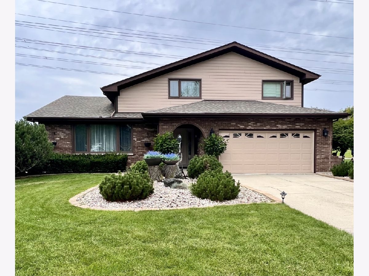  Rented Homer Glen Illinois, 15706 Walnut