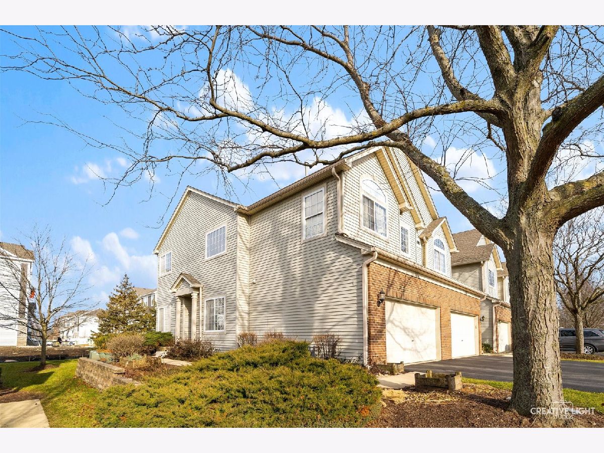 Townhomes Sold Abington Trace Aurora Illinois, 454 Jamestown