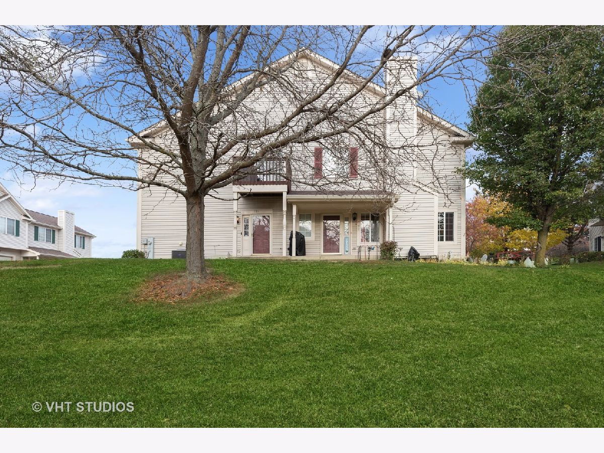 Townhomes & Condos Sold Fox Ridge Fox Lake Illinois, 584 Windsor