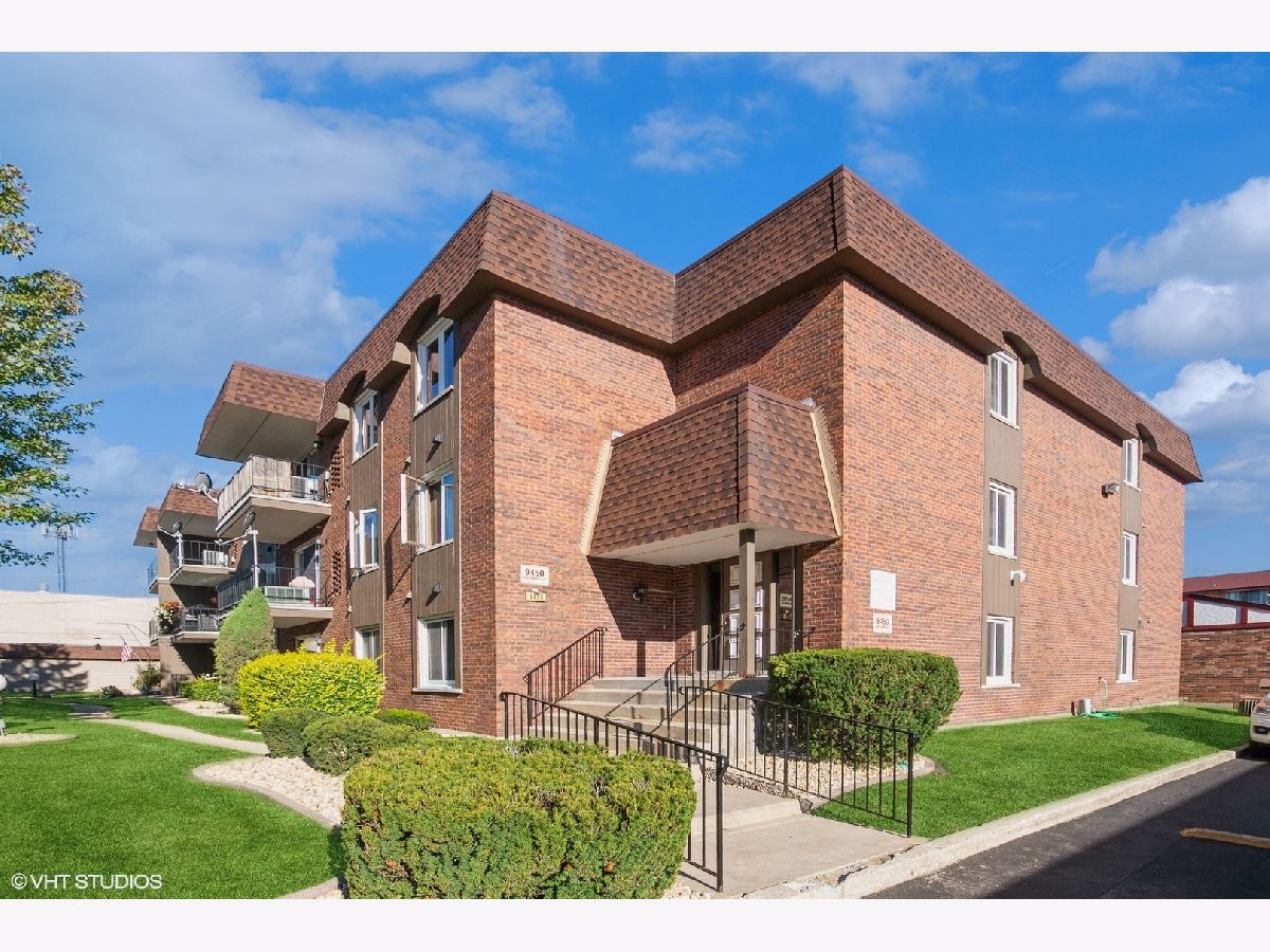 Condominiums Sold Greenbriar Hickory Hills Illinois, 9450 Greenbriar
