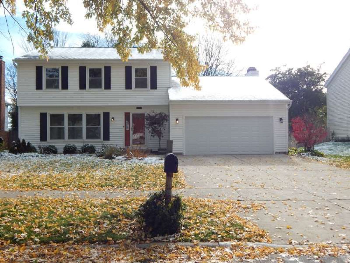 Homes & Condos & Townhomes Rented Old Farm Naperville Illinois, 2080 Springside
