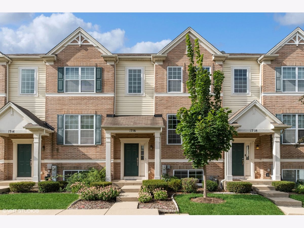 Townhomes Sold Church Street Station Hanover Park Illinois, 1716 Dogwood