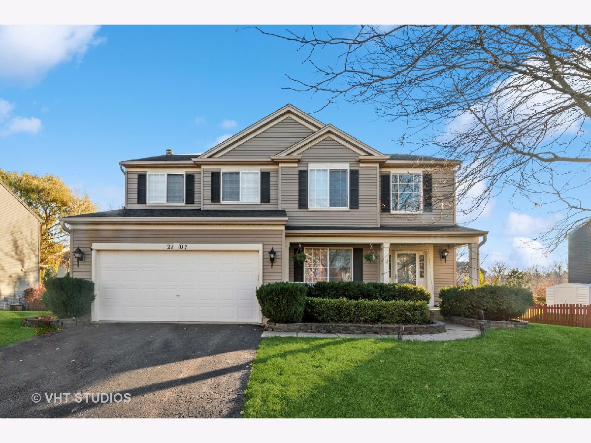 Townhomes & Condos & Homes Sold Grand Pointe Trails Aurora Illinois, 2107 Grand Pointe