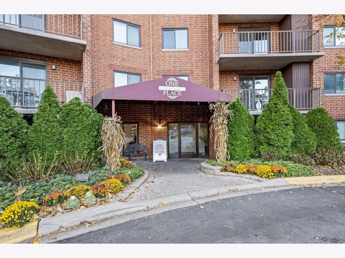 1 Bloomingdale Place, Bloomingdale, Illinois 60108 MLS 11928014